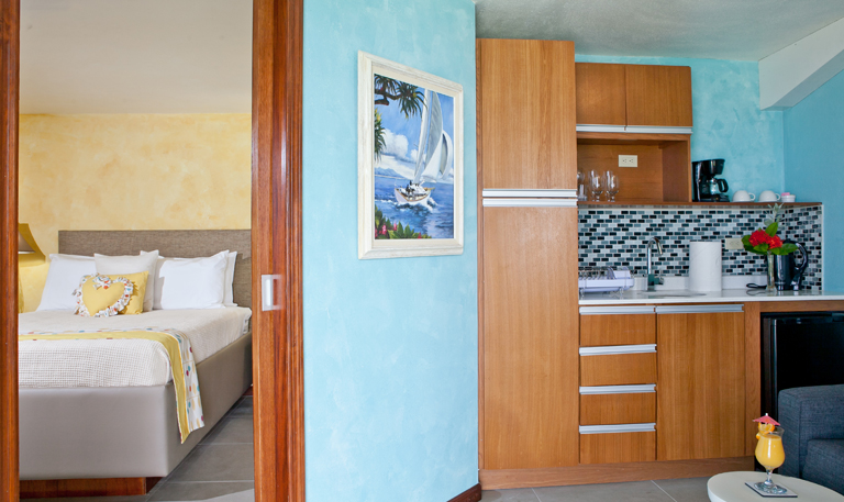 Cozy-Hiedout-Suite-Living-and-Kitchen